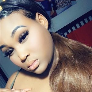 Meet your Posher, Alexis